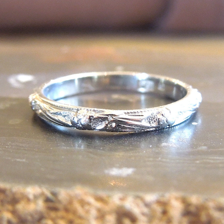 2.5mm Engraved 18K White Gold Band