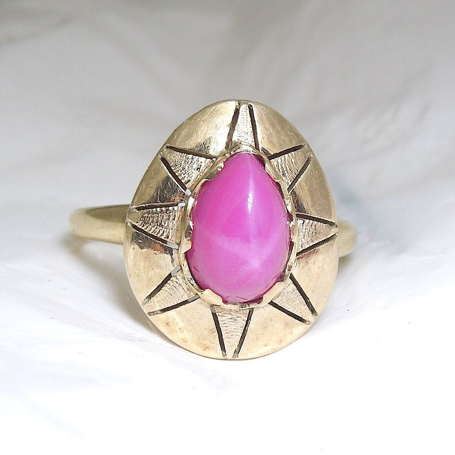 Pear Shaped Star Ruby Ring in Yellow Gold