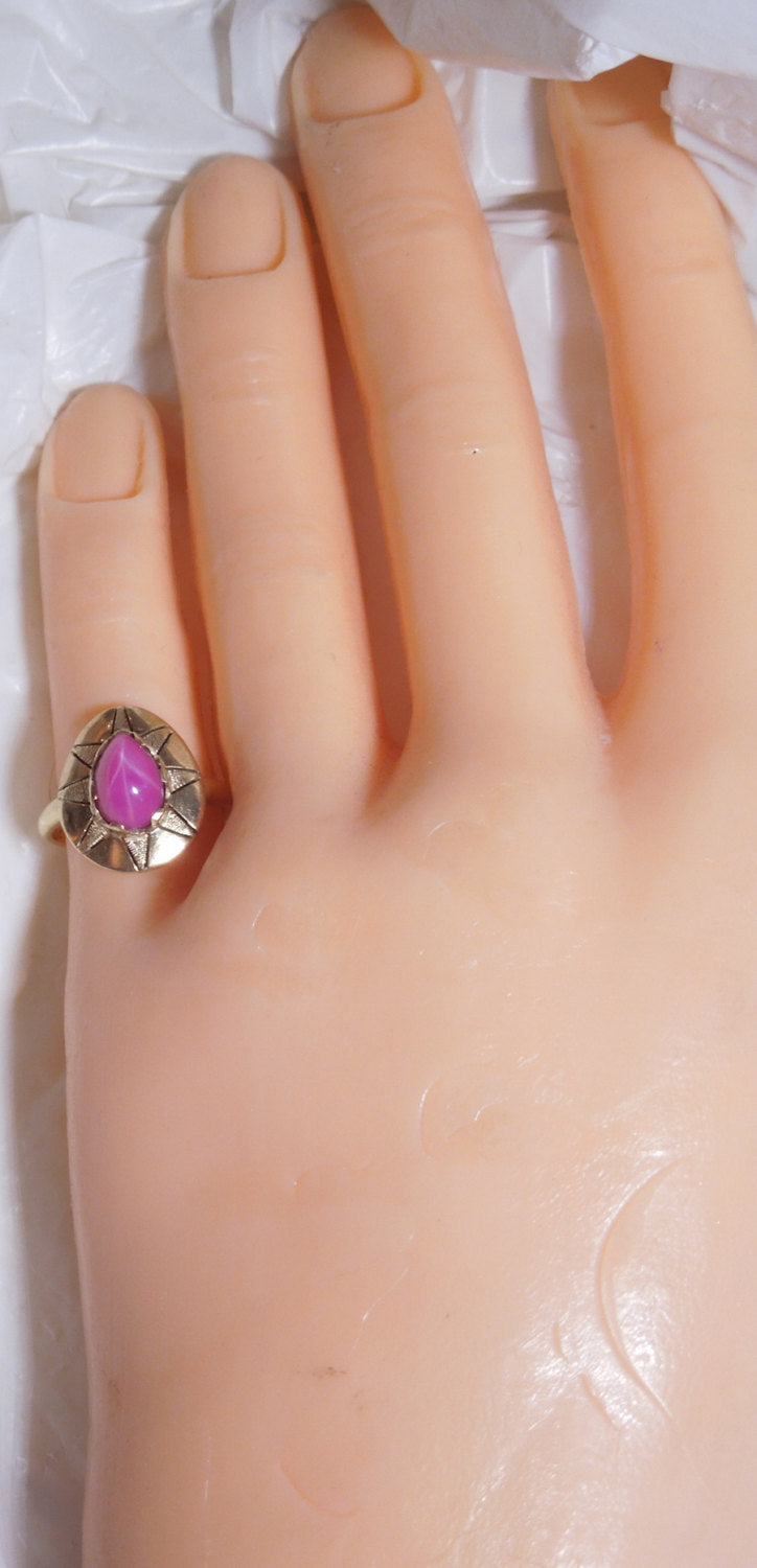 Pear Shaped Star Ruby Ring in Yellow Gold