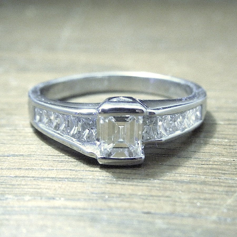 Vintage 1980s Emerald and Princess Cut Diamond Ring in Platinum
