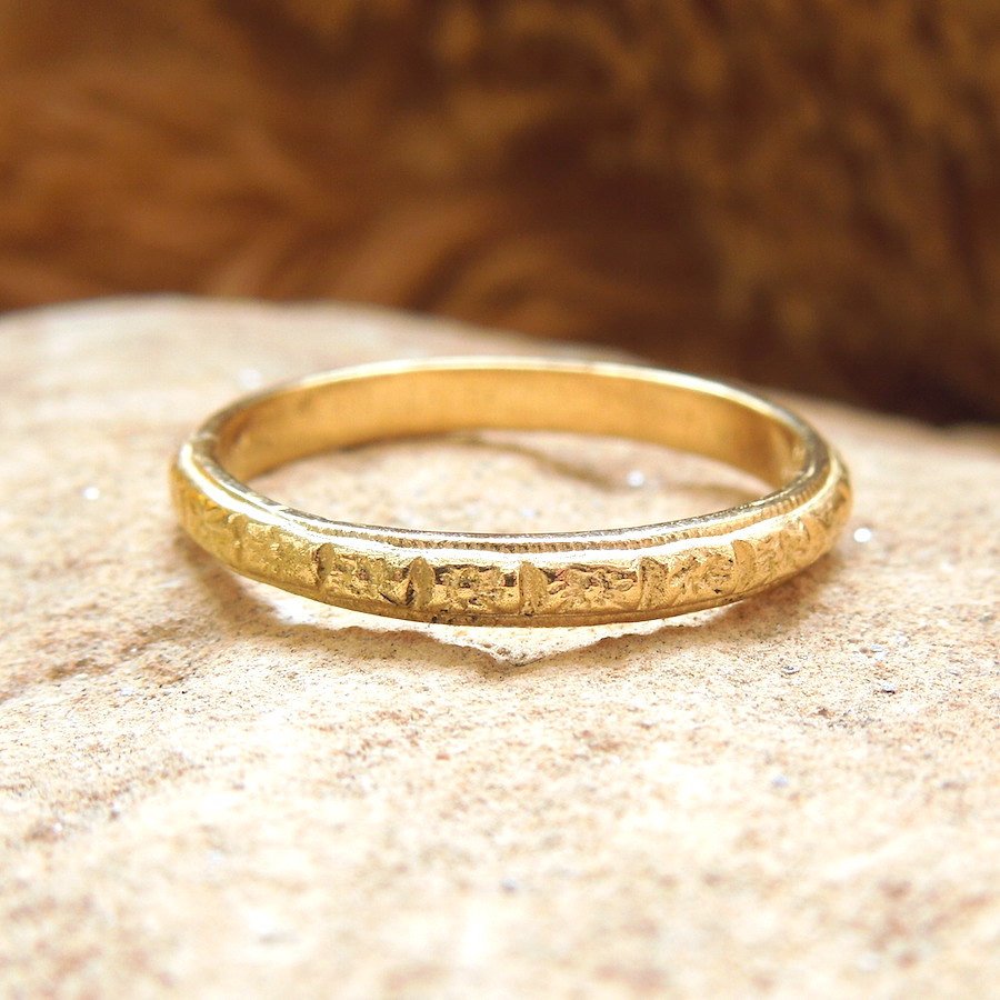 Art Deco Engraved Wedding Band in Yellow or Rose Gold