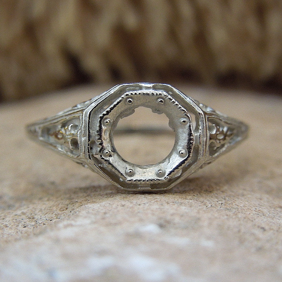 Edwardian Style White or Yellow Gold Filigree Mounting (4.5mm)