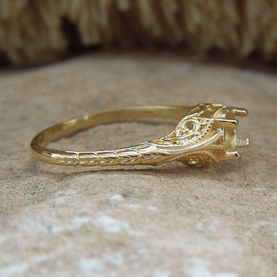 Petite Engraved Ring Mounting in White or Yellow Gold - 4 to 4.5mm Stone