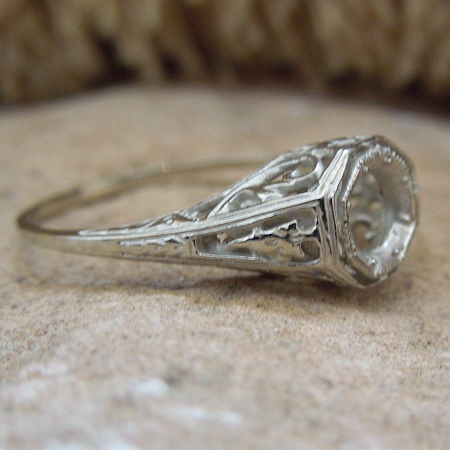 Edwardian Style White or Yellow Gold Filigree Mounting (4.5mm)
