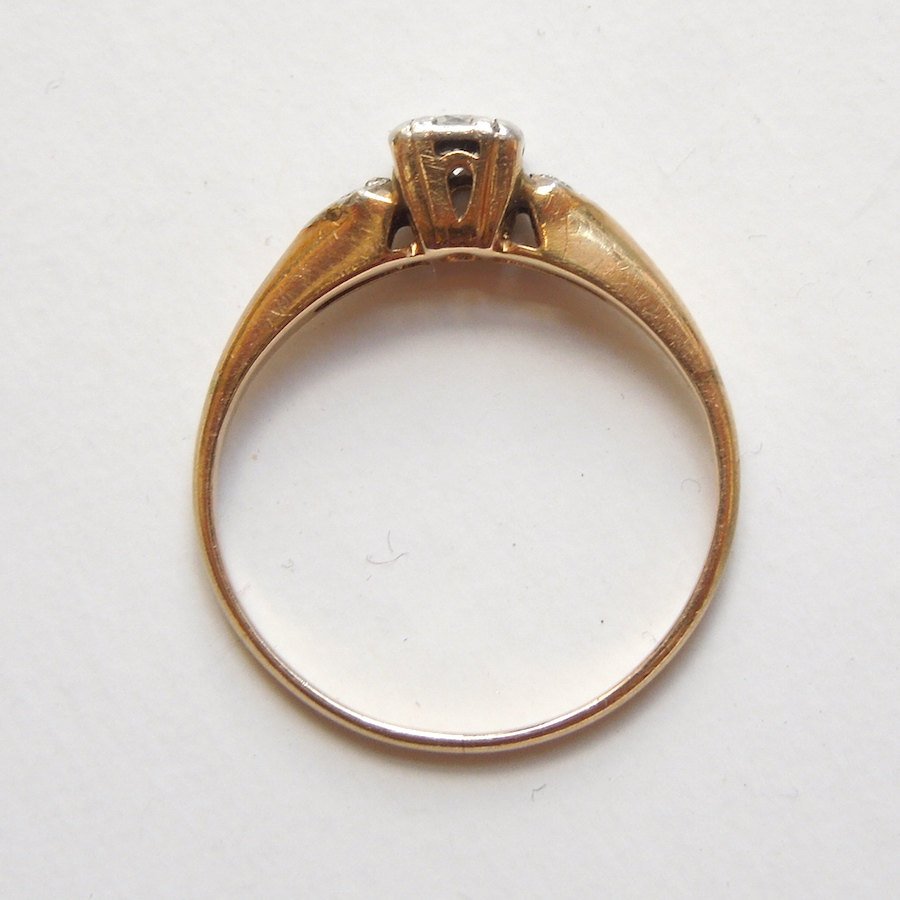 0.15ct Diamond in Vintage 1930s Bicolor Gold Mounting